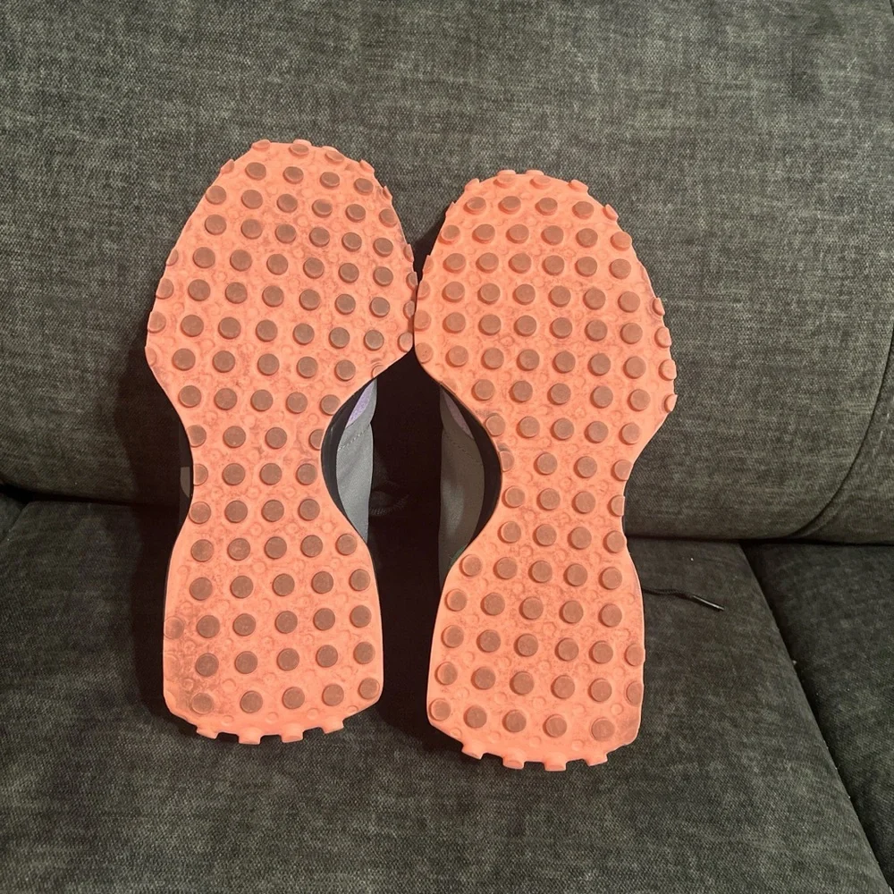 New Balance Multicolor Athletic Shoes - Picture 6 of 6